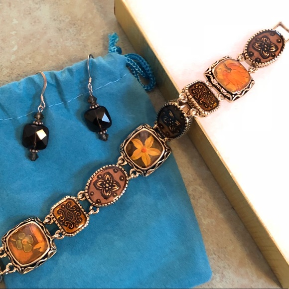 Jewelry - Crystal Bead Earrings & Goldtone Flower Bracelet Jewelry - Crystal Bead Earrings & Goldtone Flower Bracelet